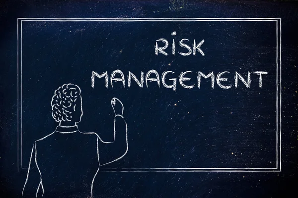 Profesor o director general explicando sobre la gestión de riesgos —  Fotos de Stock