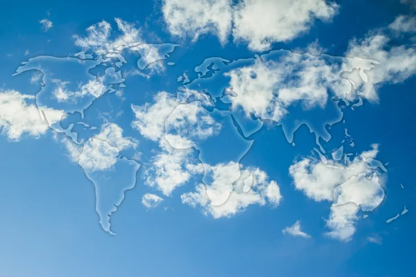 Kaart van de wereld op een hemelachtergrond — Stockfoto