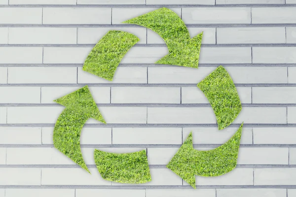 Recycle symbol made of grass — Stock Photo, Image