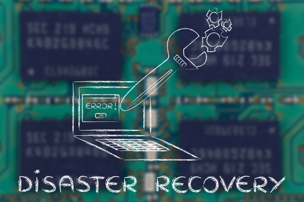 Oversized moersleutel tot vaststelling van een computer, Disaster Recovery ramp recovery — Stockfoto