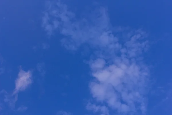 Belleza cielo azul con nubes, textura y fondo —  Fotos de Stock