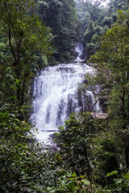 Sirithan şelale Doi Inthanon Milli Parkı'nda, Chiang Mai Tayland