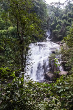 Sirithan şelale Doi Inthanon Milli Parkı'nda, Chiang Mai Tayland