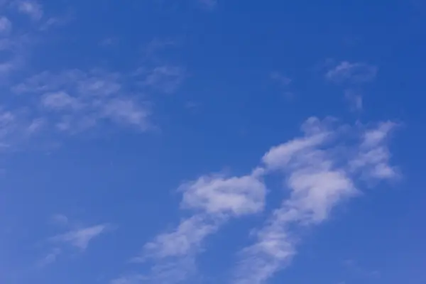 Felhők, kék ég textúra és háttér — Stock Fotó