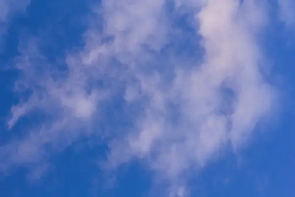 Kék ég és fehér coluds — Stock Fotó