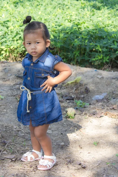 Thai girl in bean garden — Stock Photo, Image