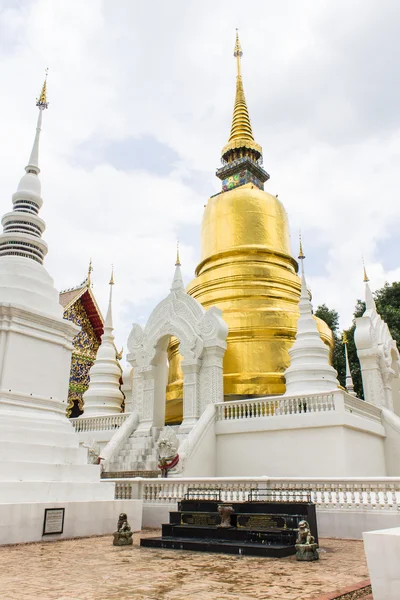 Pagode em Wat Suan Dok em Chiang Mai, Tailândia — Fotografia de Stock