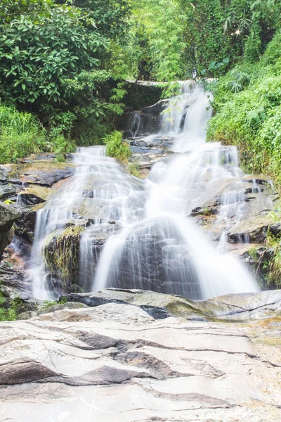 Wang bua verbod waterval in doi suthep-pui nationnal park, chiangmai — Stockfoto