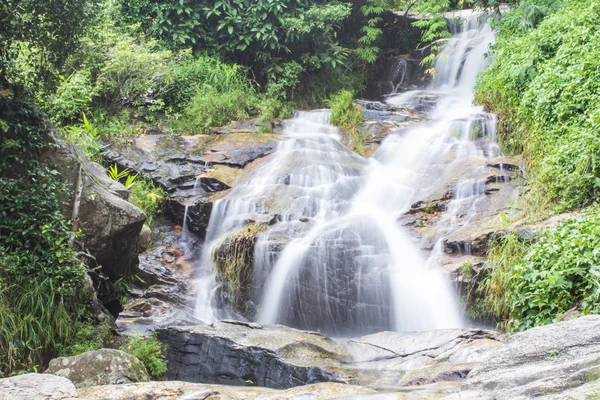 Wang Bua Ban waterfall in Doi Suthep-Pui Nationnal Park , Chiangmai — Stock Photo, Image