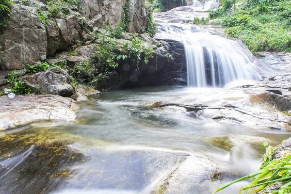 Wang Bua Ban waterfall in Doi Suthep-Pui Nationnal Park , Chiangmai — Stock Photo, Image