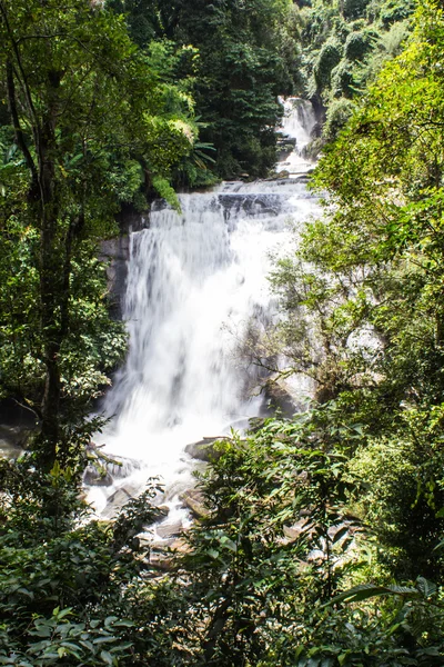 Cascada de Sirithan, Parque Nacional Doi Inthanon, Chiang Mai — Foto de Stock