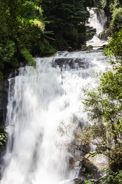 Sirithan wodospad, Doi Inthanon – park narodowy, Chiang Mai — Zdjęcie stockowe