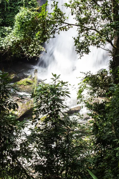 Sirithan waterfall, Doi Inthanon National park, Chiang Mai — Stock Photo, Image