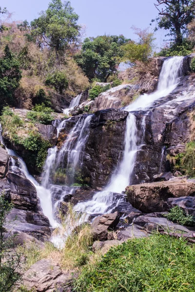 Cachoeira Mae Klang em Doi Inthanon, província de Chiang Mai Tailândia — Fotografia de Stock