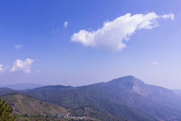 Mountain range in doi inthanon in chomthong chiangmai, Thailand — Stock Photo, Image