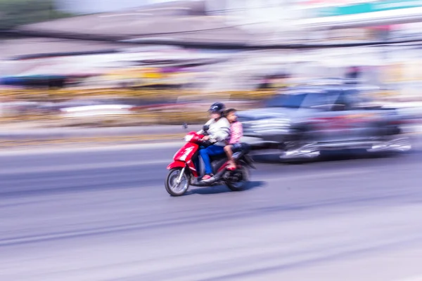 Motorrijden pannen in thailand — Stockfoto