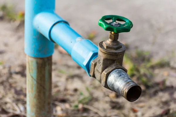 Grifo con red de agua — Foto de Stock