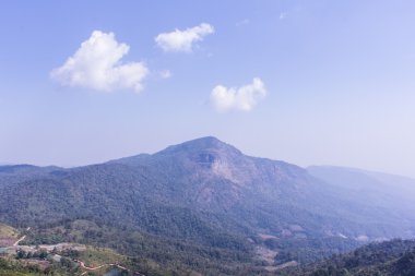 dağ gökyüzü doi Inthanon, Chiangmai Tayland ile