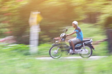 Tayland'da kaydırma motosiklet