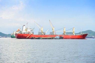 büyük konteyner gemisi denizde