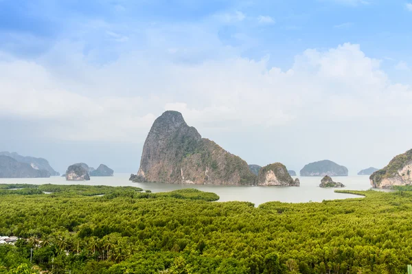 Panorama von samed nangshe aussichtspunkt im sonnenaufgang, phang nga provin — Stockfoto