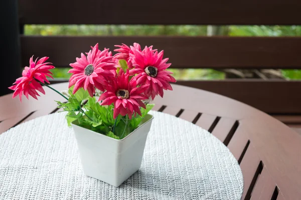 pembe yapay çiçekler