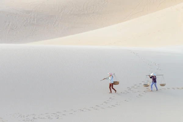 Viaje en el desierto —  Fotos de Stock