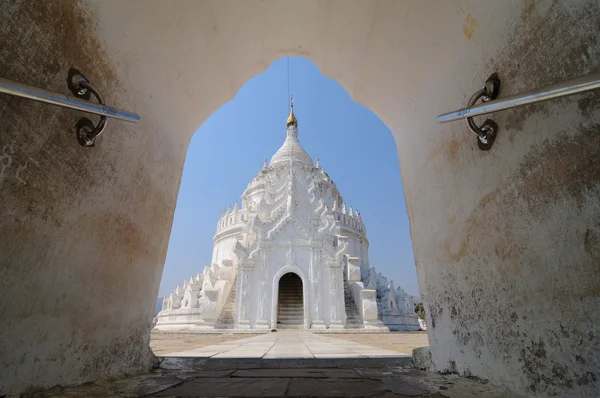 Templo blanco en Mingun — Foto de Stock