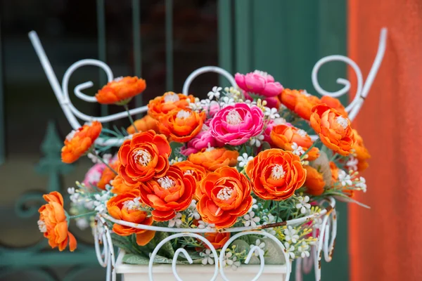 Hanging flowers in pot — Stock Photo, Image