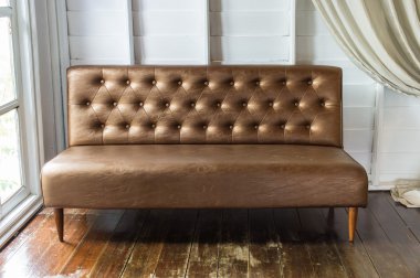 Deri kanepe odasında