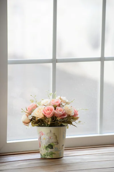 Roses in the basket — Stock Photo, Image