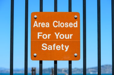 Emanet işareti Kapıda asılı