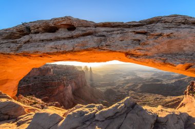 mesa arch güneş doğarken
