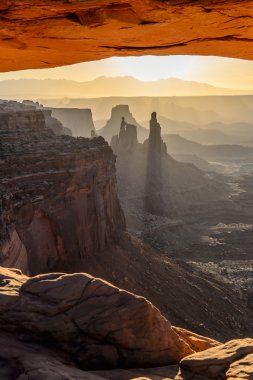 mesa arch güneş doğarken