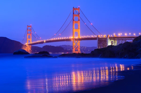 Geceleri Golden Gate Köprüsü — Stok fotoğraf