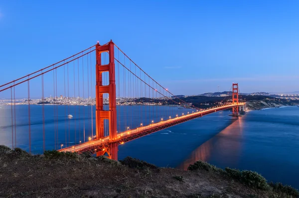 Golden gate bridge at night — Stock Photo, Image