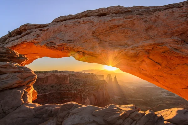 Схід сонця в арку Mesa — стокове фото