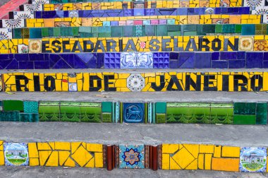 Rio de Janeiro, Brezilya sanatçı Escadaria Selaron ünlü adımda 