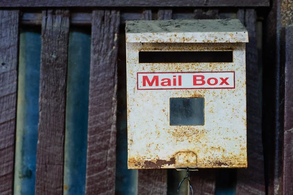 Old mailbox on the wall — Stock Photo, Image