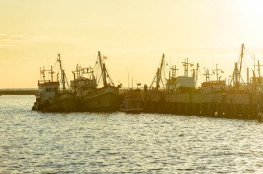 Günbatımı balıkçı köyü, Tayland