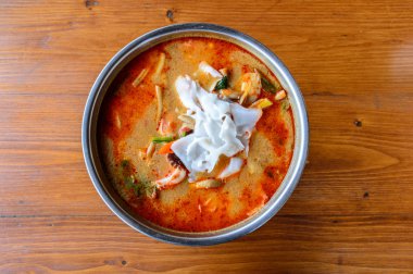 Tay baharatlı Tomyum