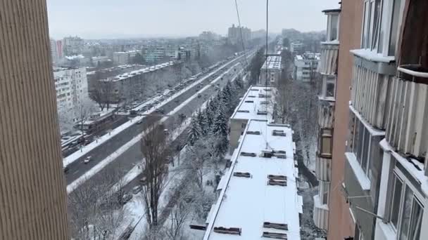 Flygfoto Över Stadsväg Med Trafik Chisinau Moldavien Vintern — Stockvideo