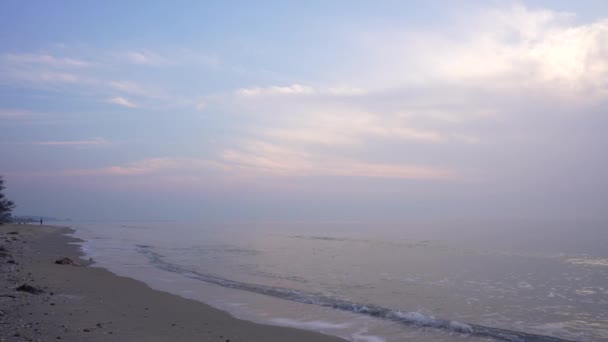 Прекрасна Морська Хвиля Піску Літній День Помаранчевий Золотий Схід Сонця — стокове відео