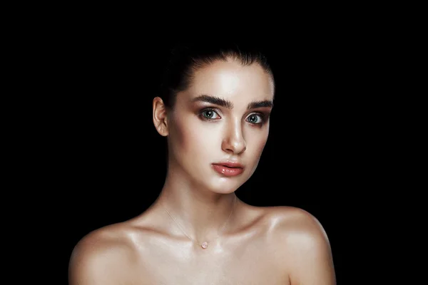 Beauty Portrait of Pretty Woman with Strobing Makeup. Wet Body E — 스톡 사진