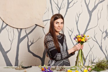 buket bahar çiçekleri gelen yapım güzel çiçekçi