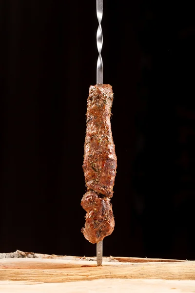 Ψησταριά μπάρμπεκιου κρέατα σουβλάκι, στη σχάρα — Φωτογραφία Αρχείου