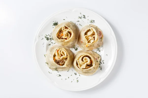 Khinkali georgiano tradicional ou bolinhos de massa, recheados com carne — Fotografia de Stock