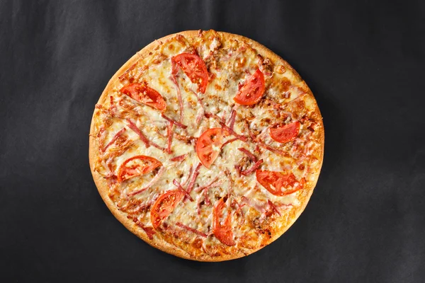 Hot tasty delicious rustic homemade american pizza with tomato c — Stock Fotó