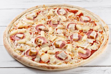 Tavuk ve ananas lezzetli taze chikita pizza servis 