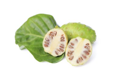 Egzotik Meyve - Beyaz arkaplanda Noni